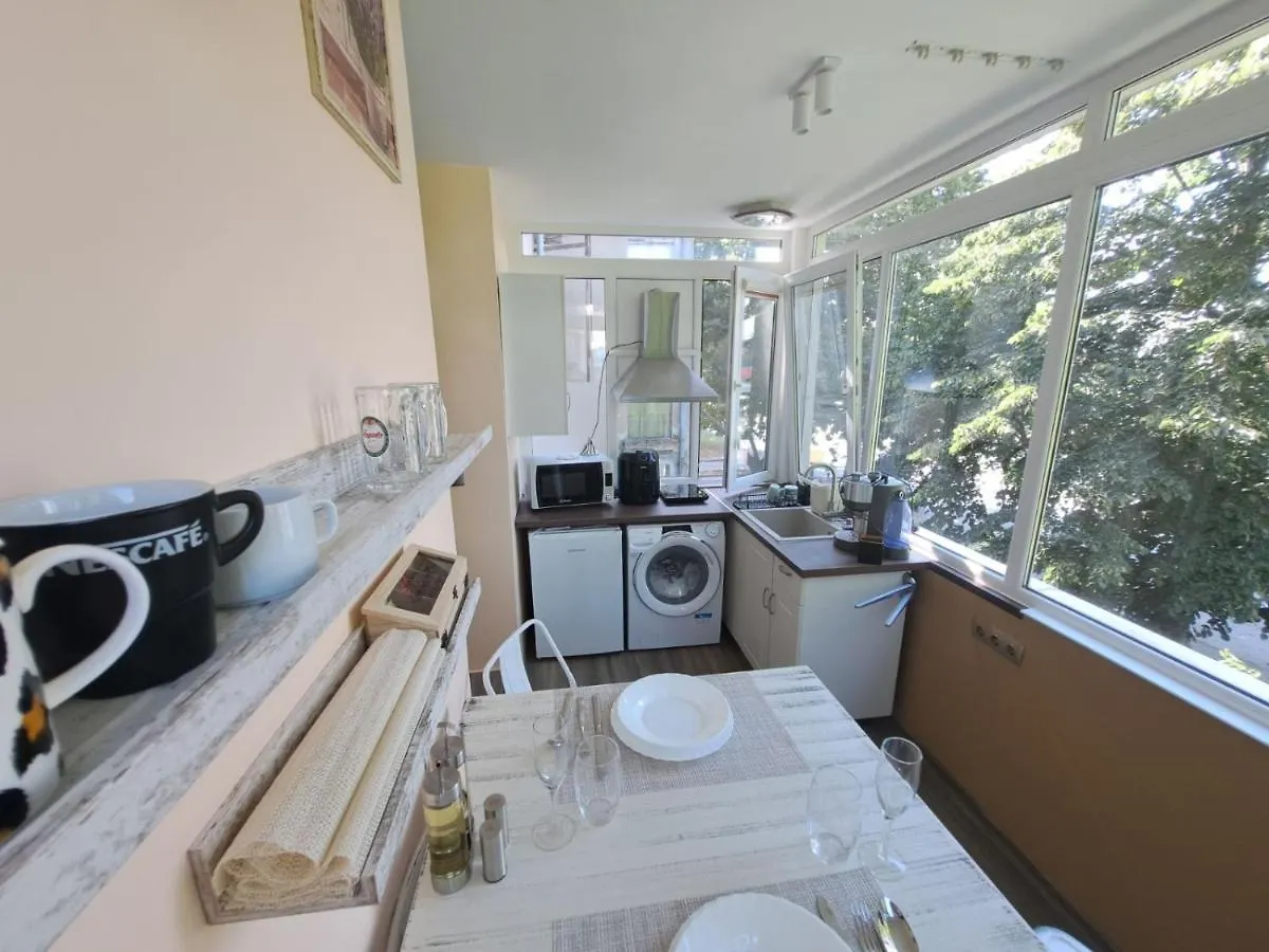 Sea Vibes Apartment - Free Public Parking, Wifi, Cable & Smart Tv, 0,9 Km To Beach Varna