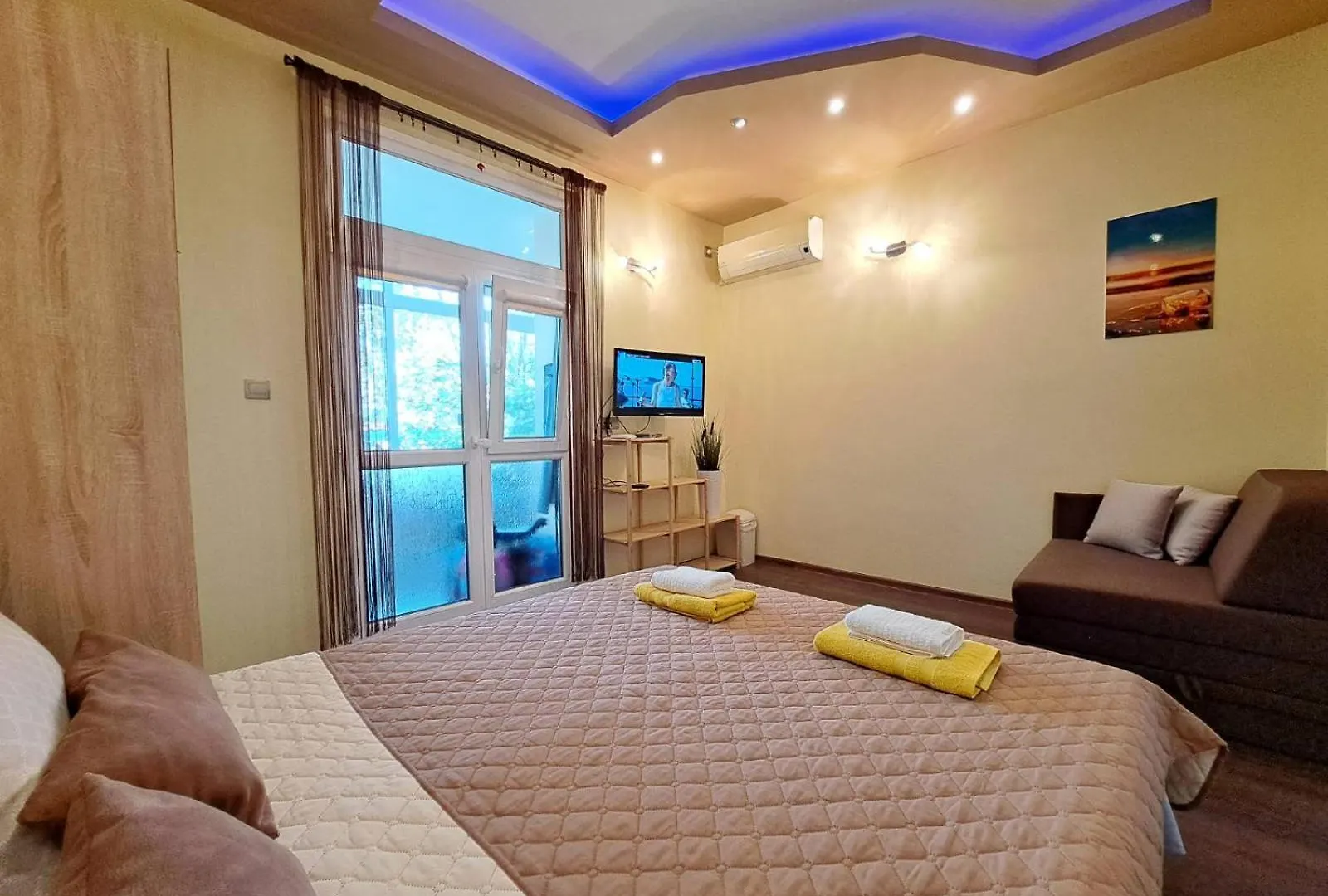 Sea Vibes Apartment - Free Public Parking, Wifi, Cable & Smart Tv, 0,9 Km To Beach Varna